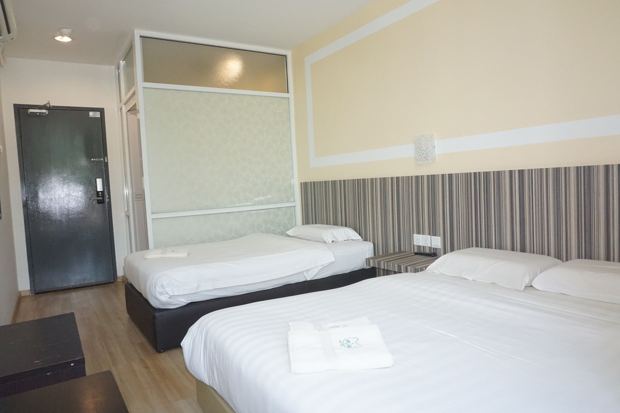 Sun Inns Hotel Ayer Keroh Buitenkant foto